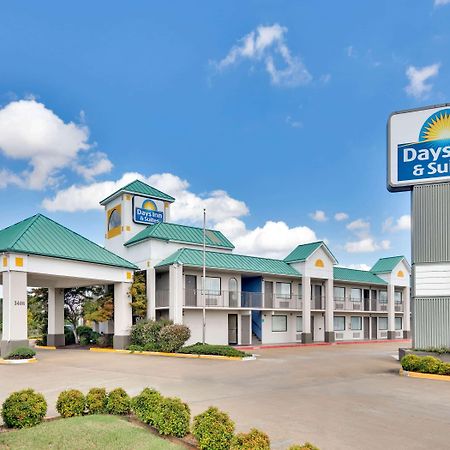 Days Inn & Suites By Wyndham Bentonville Exterior photo