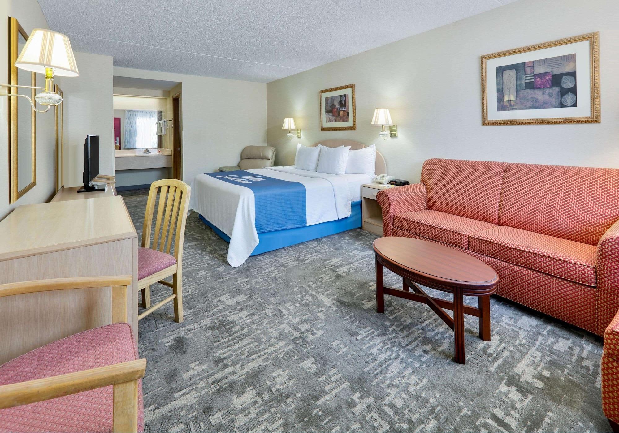 Days Inn & Suites By Wyndham Bentonville Exterior photo