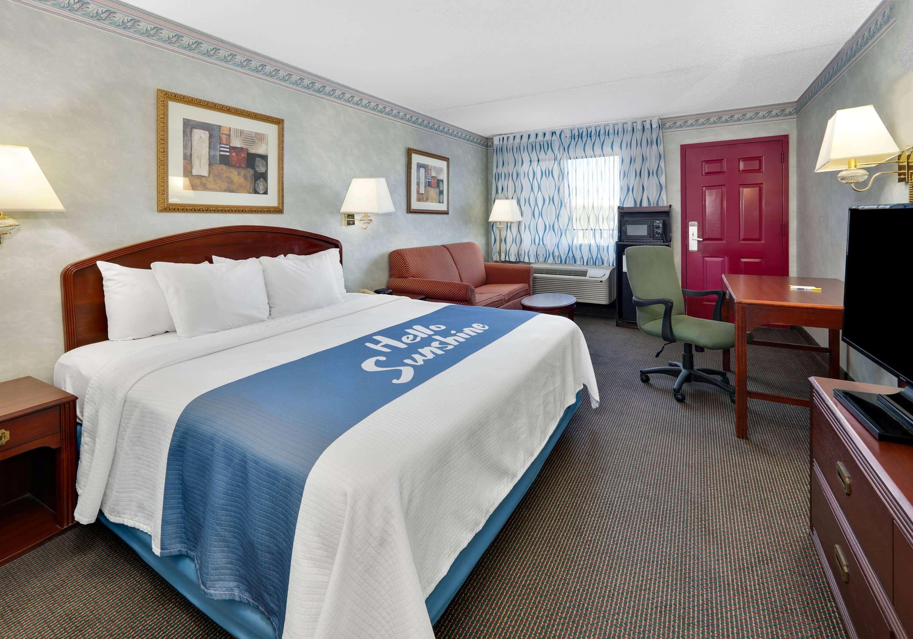 Days Inn & Suites By Wyndham Bentonville Exterior photo