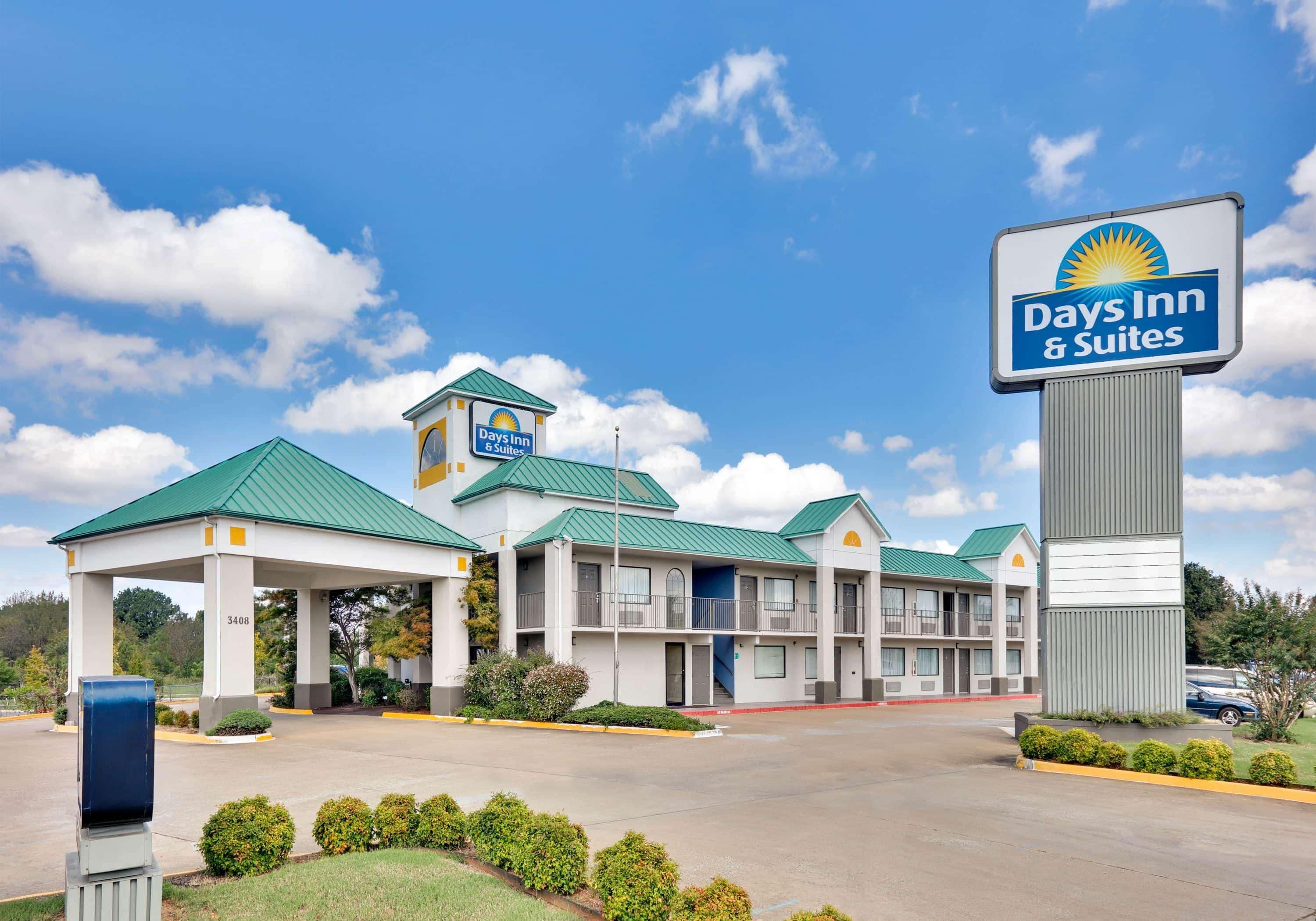 Days Inn & Suites By Wyndham Bentonville Exterior photo